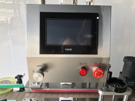 Πολλά είδη μπουκαλιών Servo Capping Machine Αυτοματοποιημένο μπουκάλι Capper 20-50 PCS / min