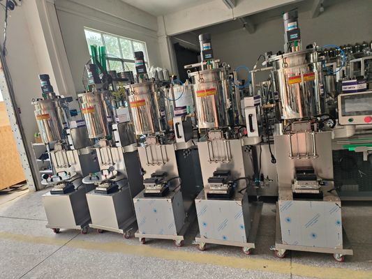 Ημιαυτόματη μηχανή γεμίσματος με μάσκαρα και λαμπτήρα χειλιών κάθετη ποσοτική με λειτουργία θέρμανσης και ανάμειξης